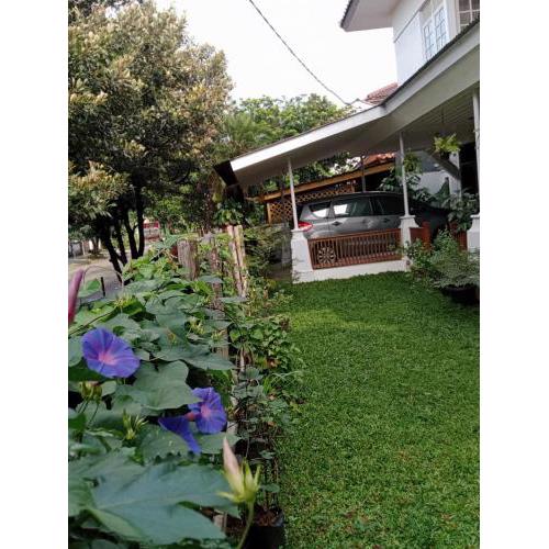 Saung Ramalea Bogor