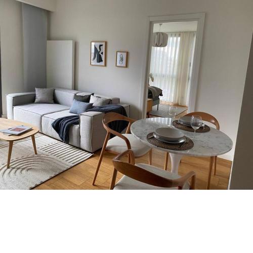 Scandinavian Newly Furnished 1 Bedroom Apartment