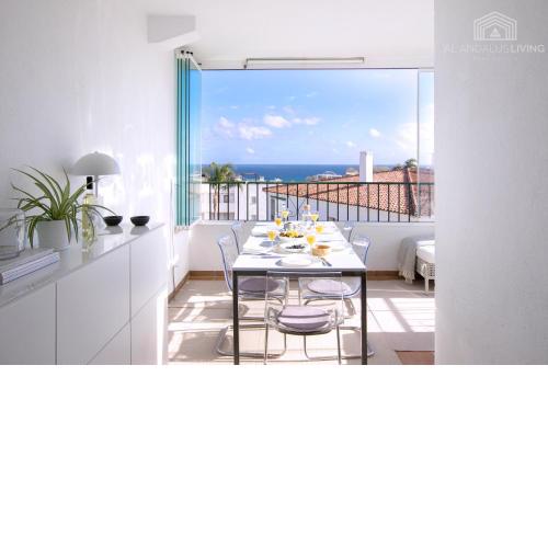 Scandinavian style apartment with breathtaking panoramic sea views and south west facing sunny terrace in Miraflores walking distance to the beach!