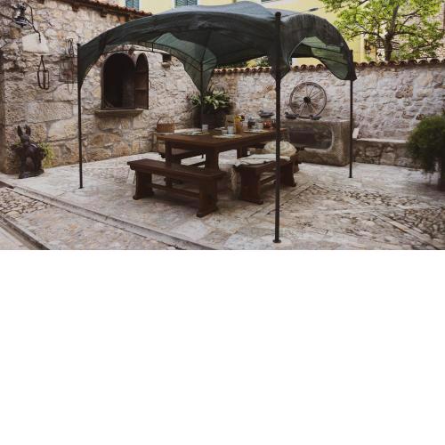 Scardona Rustica, Bed & Breakfast with Jacuzzi, BBQ and Free parking in Skradin, Krka