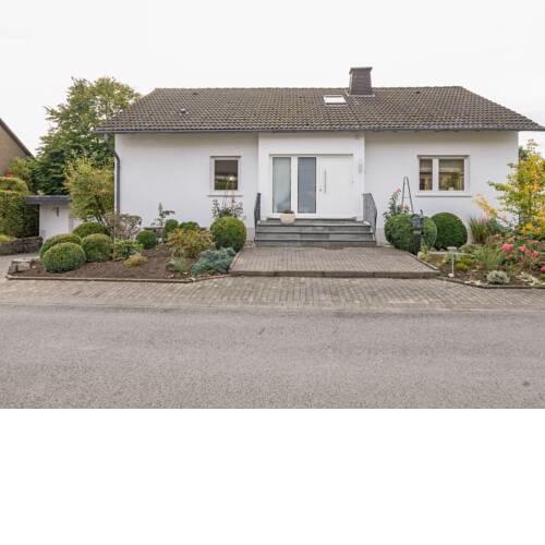 Scenic Apartment in Eslohe with Patio near Lak