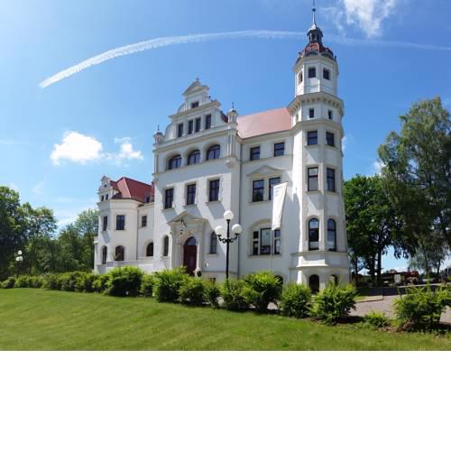 Schloss Groß Lüsewitz