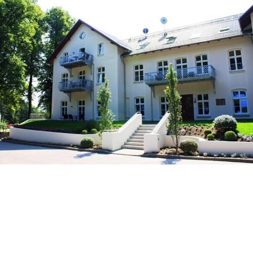Schloss zu Hohen Niendorf - Ferienwohnung 13