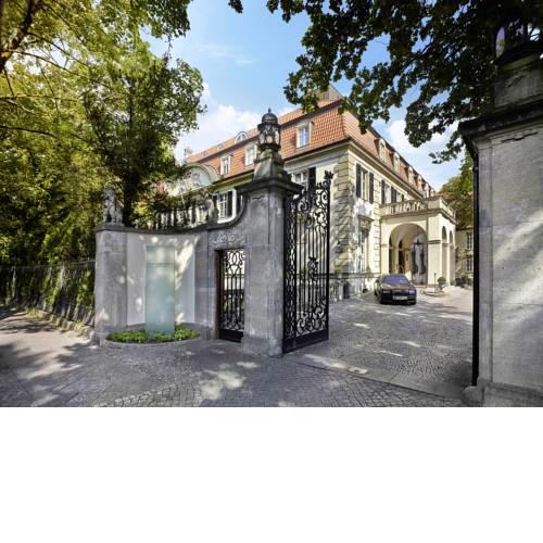 Schlosshotel Berlin by Patrick Hellmann