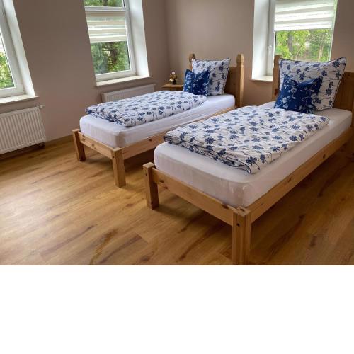 Schöne 2 Zimmerwohnung, neu saniert, hell, stilvoll