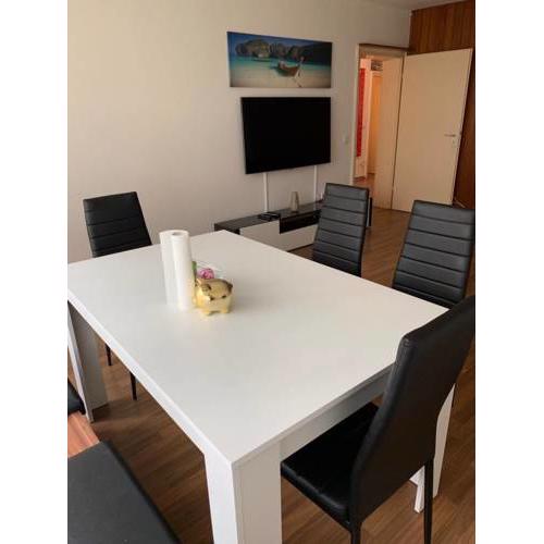 Schone 3 Zimmer Wohnung neben Flughafen