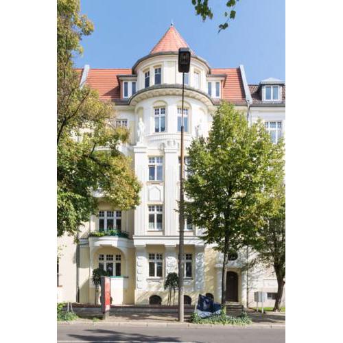 Schöne Altbauwohnung, nahe Hassel gesucht / Balkon, EBK, Keller, Aufzug