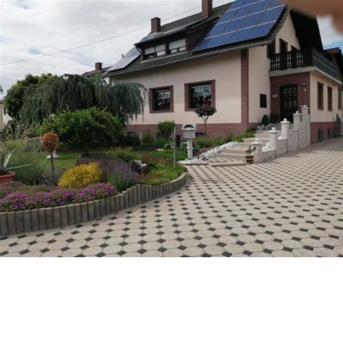 Schöne Ferienwohnung mit Balkon im Saarl. Gau (Wallerfangen)