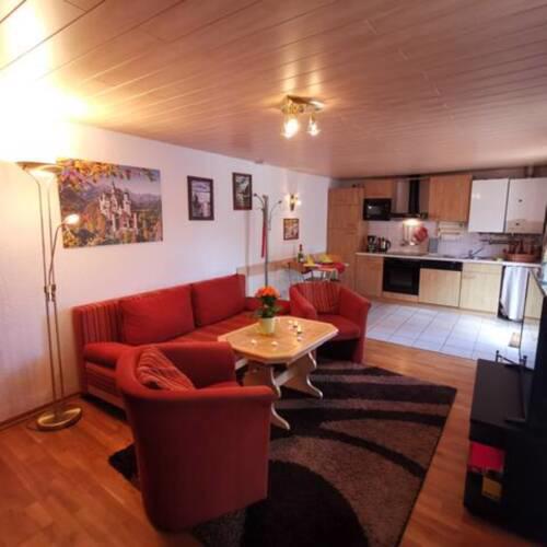 Schöne geräumige Ferienwohnung am Park
