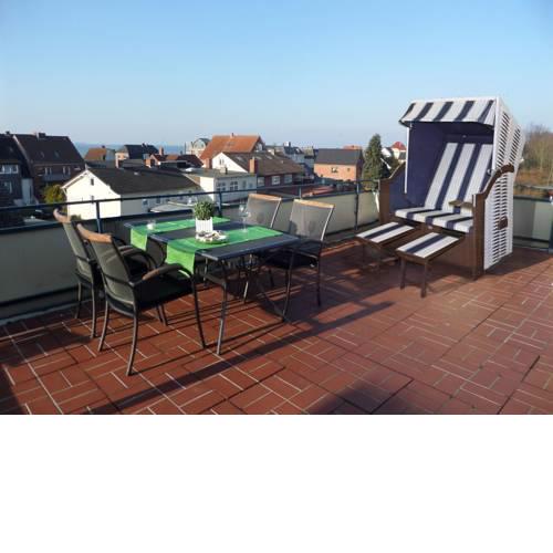Schöne kleine Ferienwohnung mit großer Dachterrasse und Ostseeblick