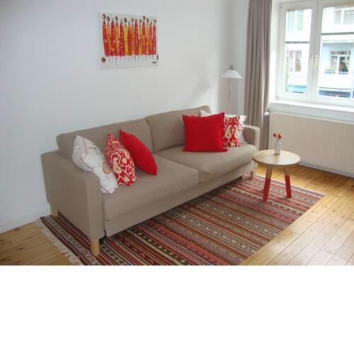 Schöne MÖBLIERTE 2-Zimmer-Wohnung mit Balkon