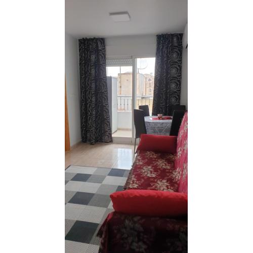 Schöne Wohnung mit Pool , Wi-Fi und privat Garage