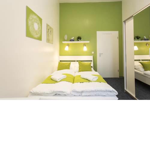 Schönes, hell möbliertes Zimmer 'Berlin'