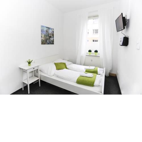 Schönes, hell möbliertes Zimmer 'Rom'