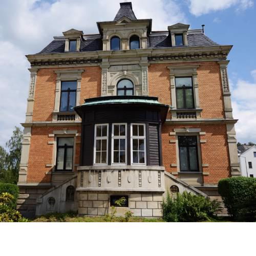 Schuster Villa