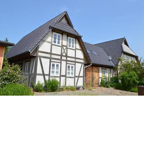 Schwalbenhus am Saaler Bodden