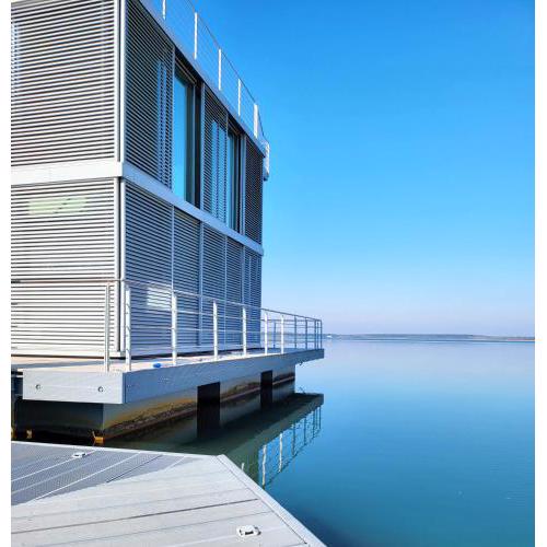 schwimmendes Ferienhaus Silent