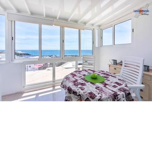 Sea Breeze the best view of Old town Harbour PDC