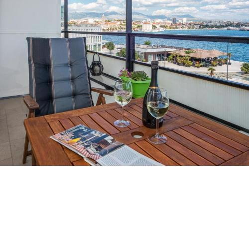 Sea Chic Apartment near Old town, Amazing view