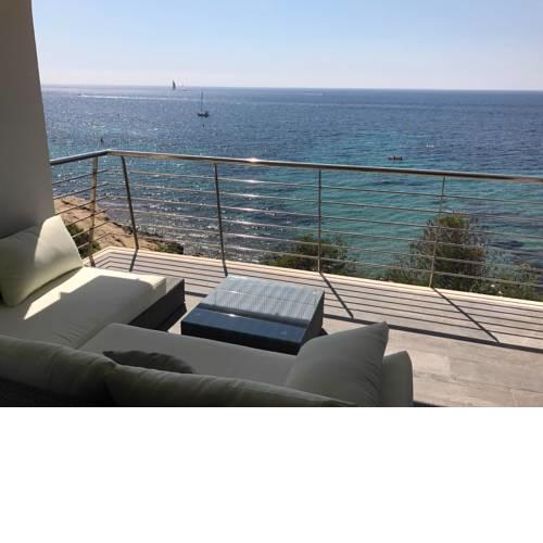 Sea front, NEW, FIRST floor, Air Conditioning & heating