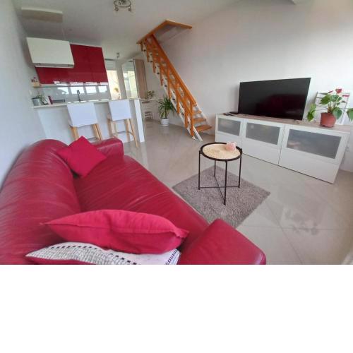Sea View Apartment - Sunny day