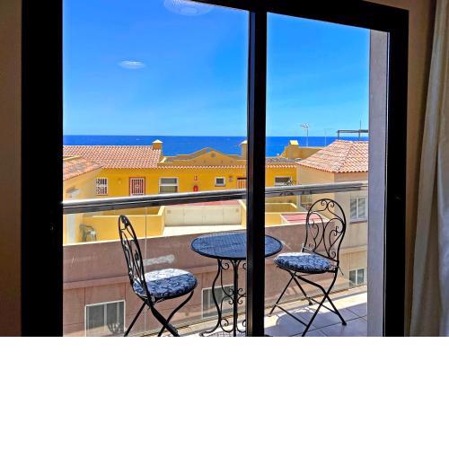 Sea view apartment in 150 m to Las Vistas beach