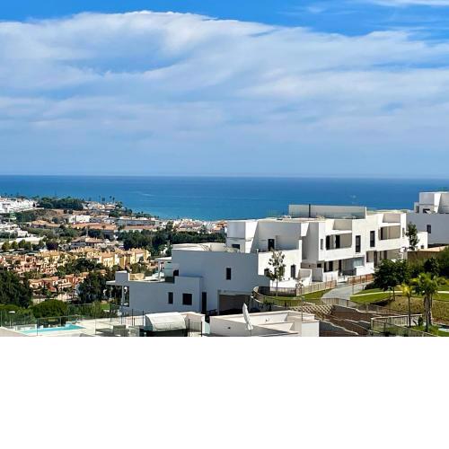 Sea View at Casa Banderas La Cala 3 bed Luxurious holiday home Padel & Gym