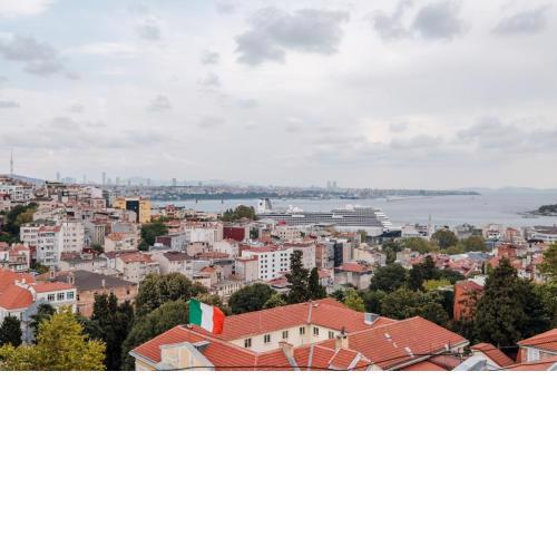 Sea View Flat w Balcony 10 min to Galata Tower
