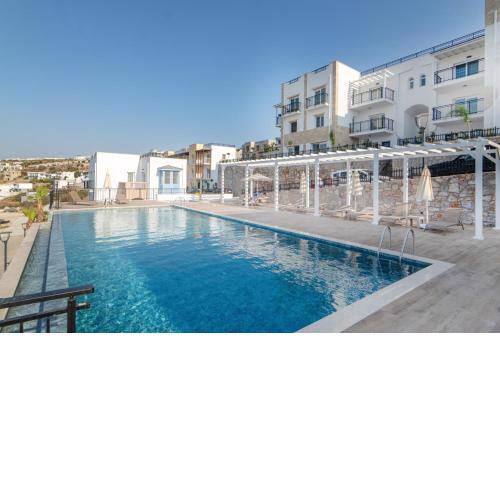 Sea View Villa w Garden Balcony By Beach in Milas