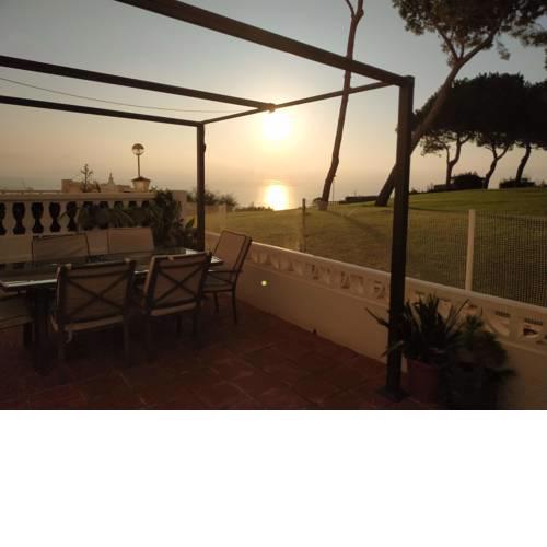 SEA VIEW, WIFI, SPORT & HEATING.