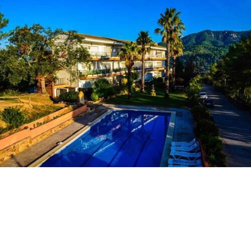 Sea Views and Swimming Pool
