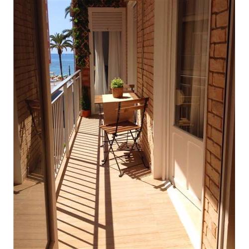 Sea views, WIFI apartment in Calle Almudena.