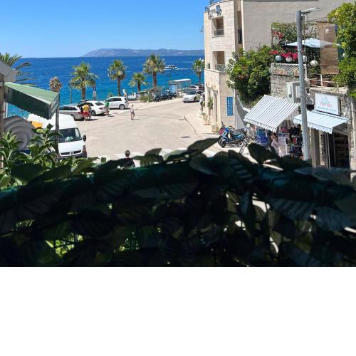 Seafront Apartment Dora