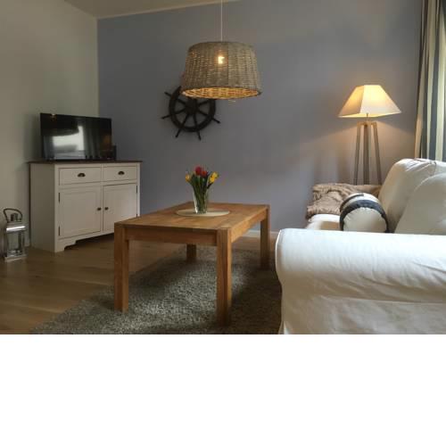 SEASIDE APARTMENTS - CAPTAIN'S LOUNGE