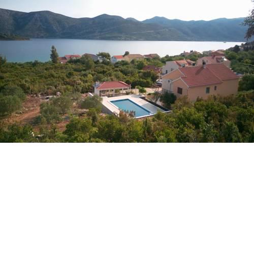 Seaside apartments with a swimming pool Kneza, Korcula - 9269