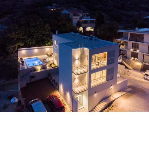 Seaside Elegance Suites