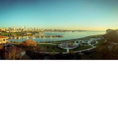 Seaside Lovely 2 bedroom flat with patio.