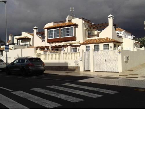 Seaside luxurous private 3 bedroom villa with swimming pool
