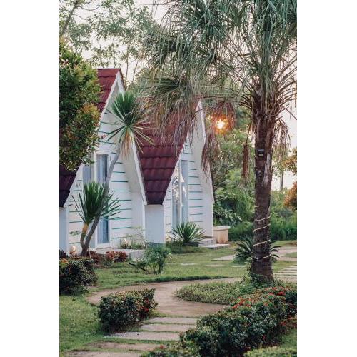 Seaside Villa & Muse Beach Resto