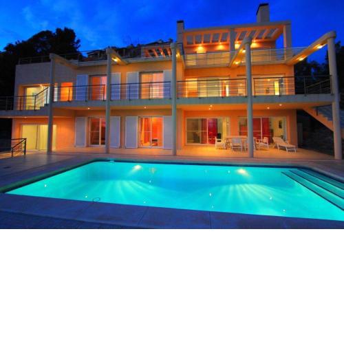 Seaview 6br villa with private pool
