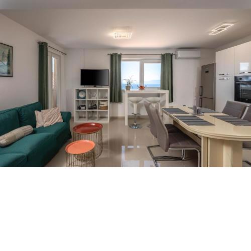 Seaview Apartment Iva - Happy Rentals