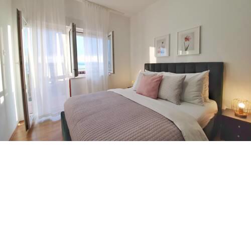 Seaview Apartment with Balcony and Terrace Barac