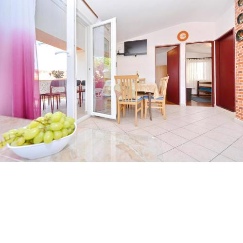 Seaview Apartments In Vir For 6 Person - Happy Rentals