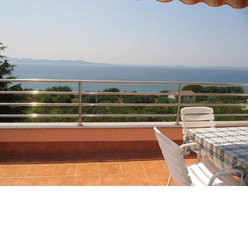 Seaview apartments Mary AE 1583