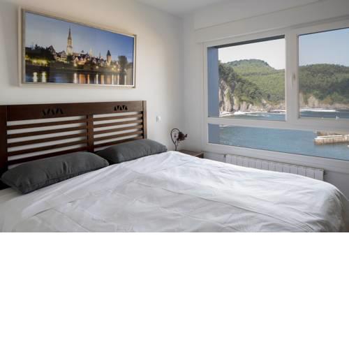 SEAVIEW I with parking by Aston Rentals