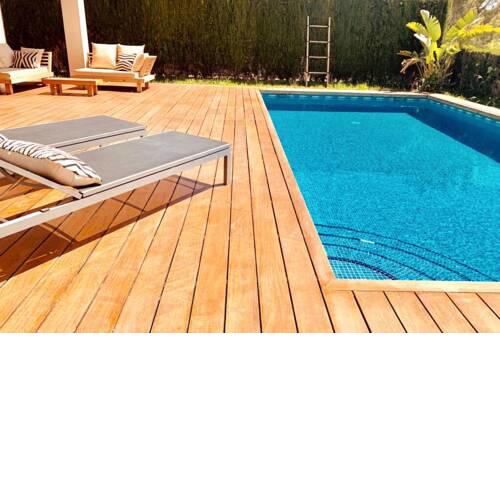 SEAVIEWS IN A PRIVATE RESIDENCIAL IN CAP MARTINET
