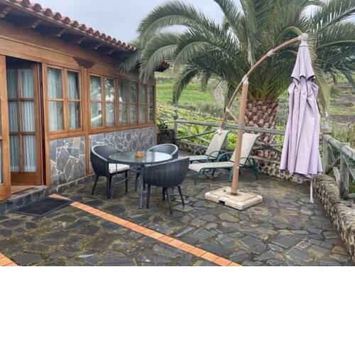 Secluded Holiday Home in La Perdom with Terrace