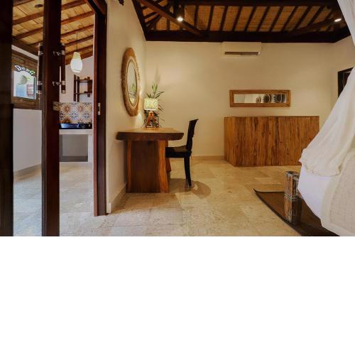 Secret House: a Hidden Paradise for Young Couple