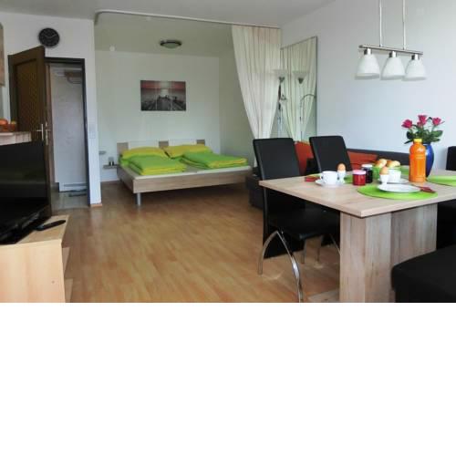 Seeappartement Ruth direkt am Ossiacher See mit Pool und Seeblick