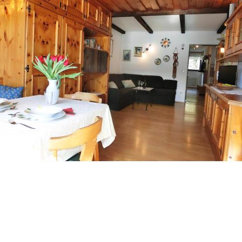 Seeblick Appartement BEATE im Haus Hänsel & Gretel direkt am Ossiacher See